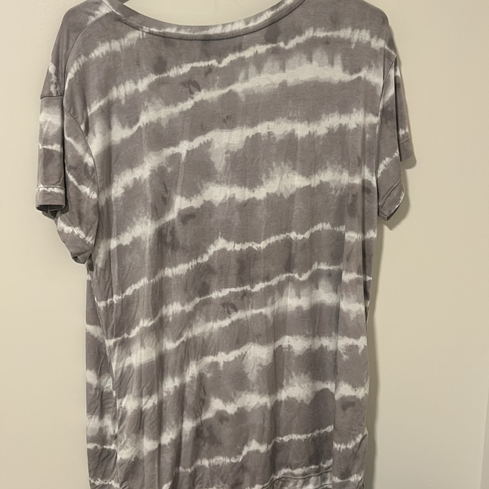 Koolaburra By Ugg Gray Tie Dye Loungewear Scoop Neck T-Shirt Size Medium View 3